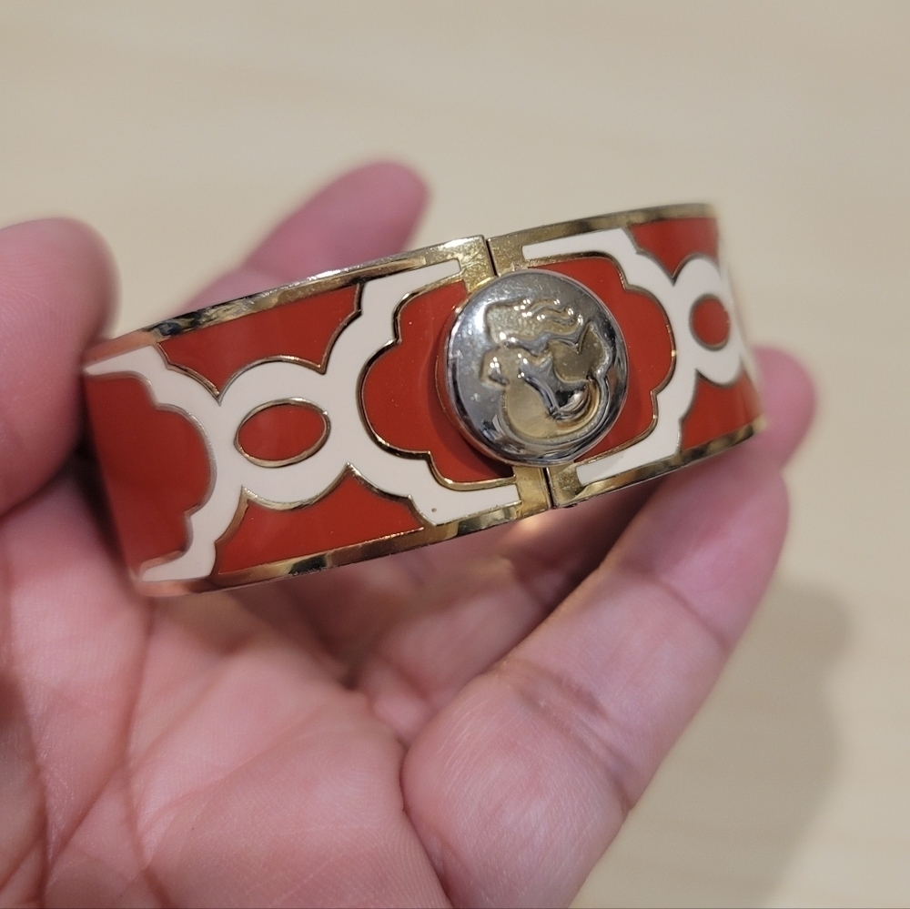 Spartina 449 Enamel Clasp Hinged Oval "Sallie Ann" Bangle